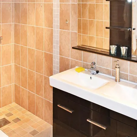 Апартаменты Two-bedroom Holiday In 4 *