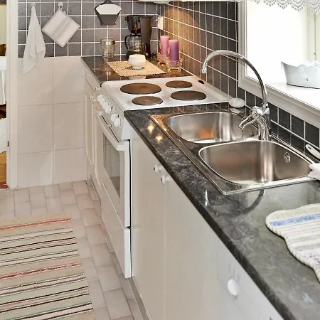Апартаменты Two-bedroom Holiday In 4